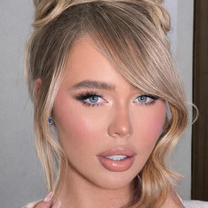 Anna Smith