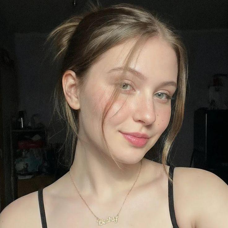 Mia Hopkins